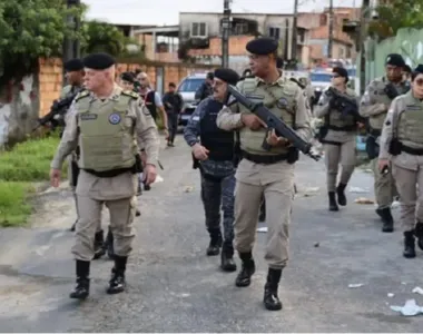 Polícia caça traficantes no bairro