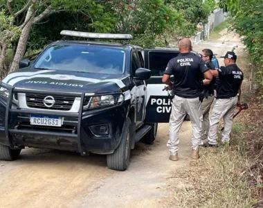 O crime ocorreu dentro da residência em que a vítima e o ex-padrasto moravam