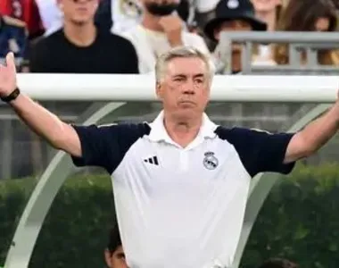 Carlo Ancelotti, treinador do Real Madrid