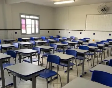 Cerca de 365 alunos ficaram sem aula nesta segunda-feira (15), por conta dos confrontos armados