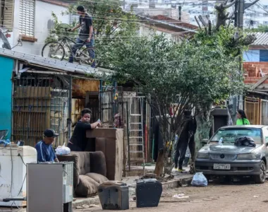 Itens que já tiveram valor monetário e afetivo, agora agora estão indo para o lixo