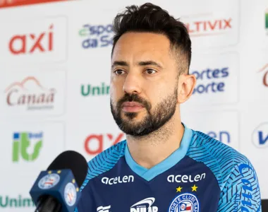 Everton Ribeiro, meio-campista do Bahia