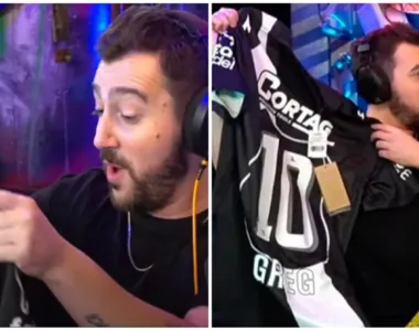 Momento em que Greg recebe a camisa da Ponte Preta