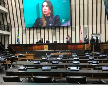 Plenário da Alba sem deputados para votação