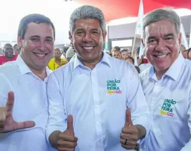 Zé Neto (à direita) recebeu diversos apoiadores no lançamento da pré-candidatura