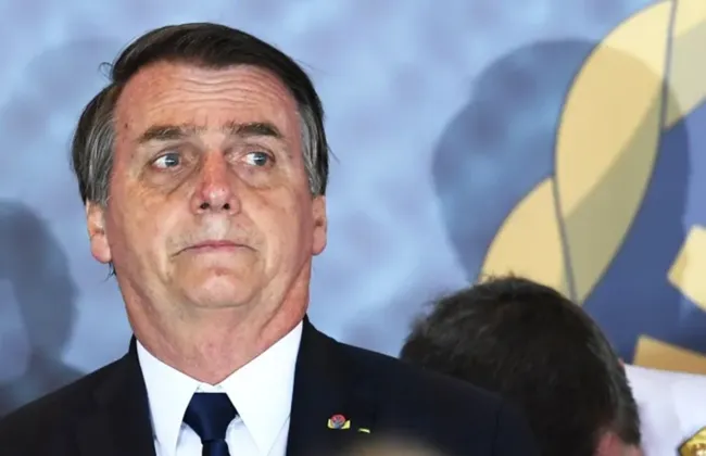 Imagem ilustrativa da imagem Bolsonaro tem status de doença revelado; saiba mais