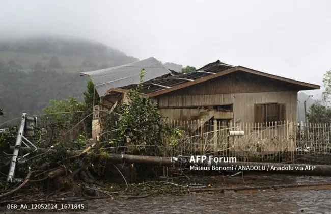 Imagem ilustrativa da imagem Famílias atingidas pelas chuvas no RS receberão auxílio de 2 mil; veja