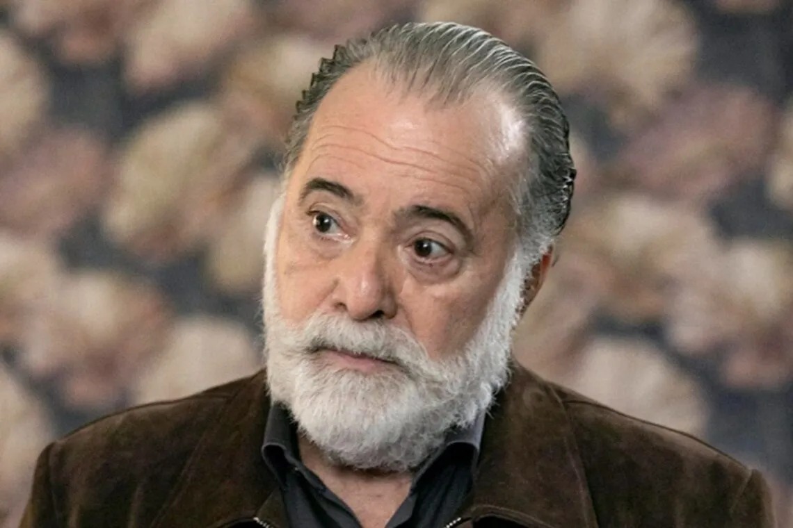 Só falta pegar o baba! Tony Ramos volta a andar e faz fisioterapia ...