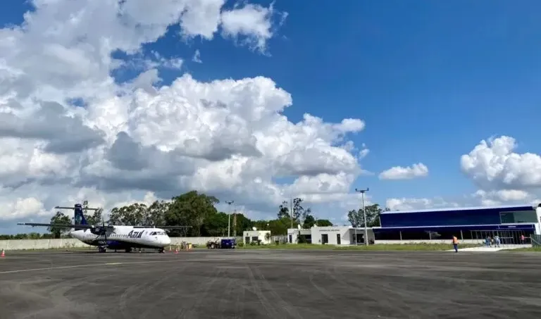 Aeroporto Governador João Durval Carneiro