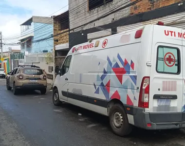 Suspeitos furtaram a ambulância no bairro da Liberdade