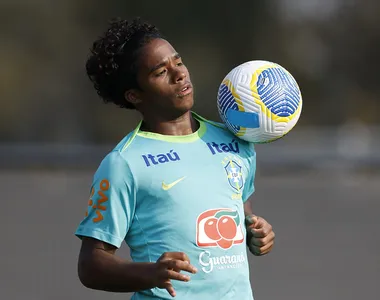 Endrick em treino da Seleção