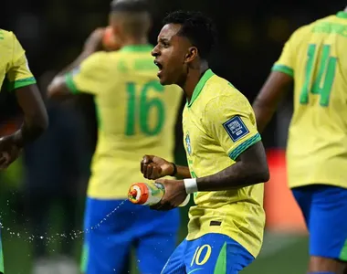 Rodrigo comemora seu gol contra o Equador