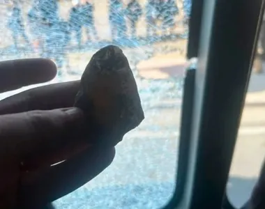 Atentado contra o ônibus da equipe brasileira aconteceu antes da partida