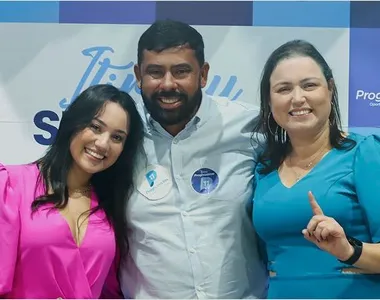 Verônica (rosa) e Lorena (azul) teriam um relacionamento amoroso