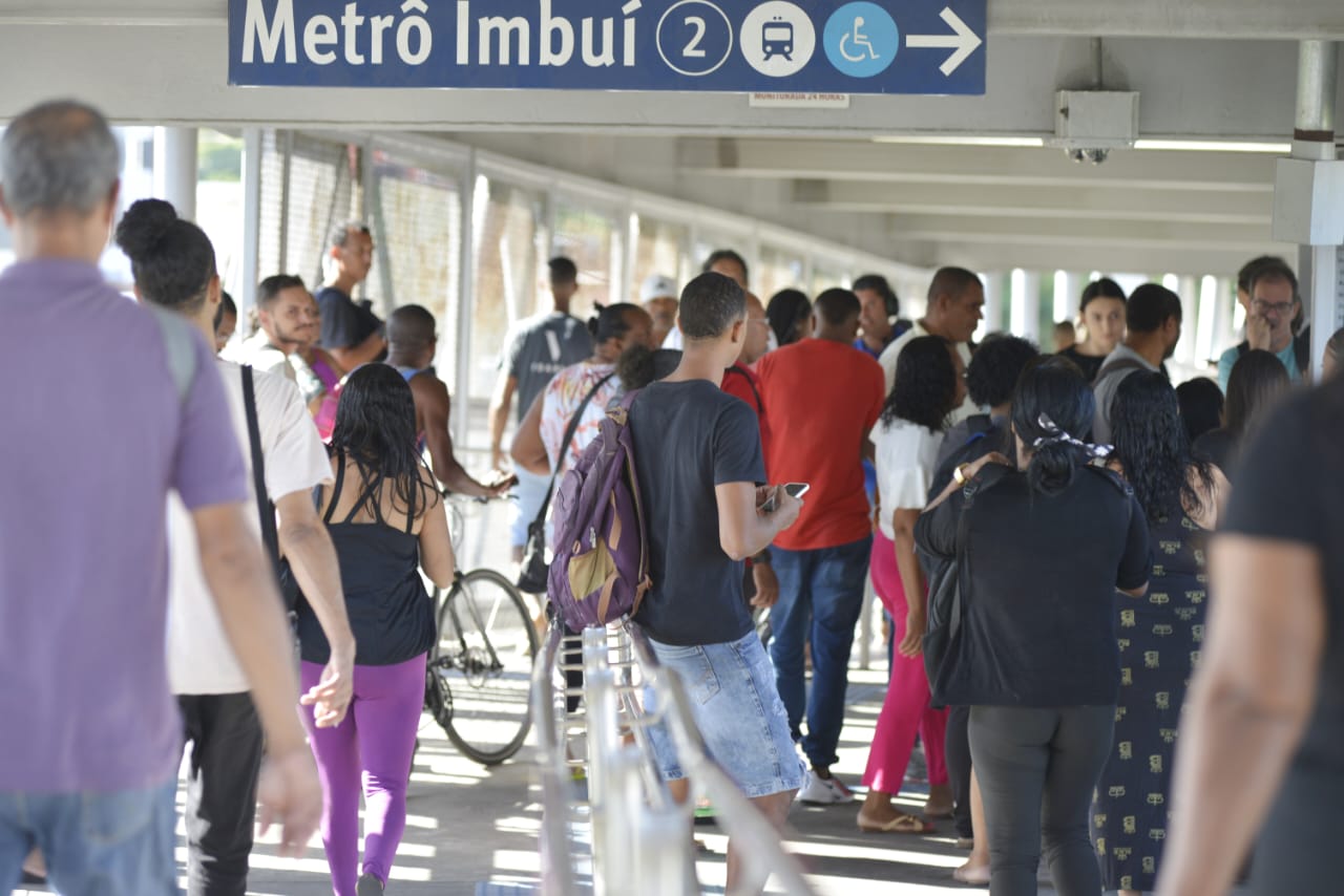 Estação Imbuí foi uma das que lotaram devido ao problema