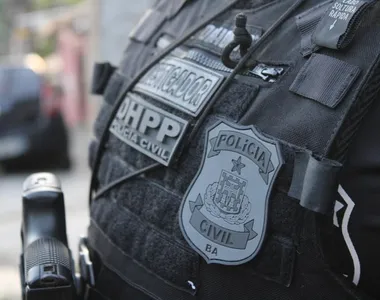 Suspeitos foram presos em flagrante dentro da residência onde o corpo foi encontrado