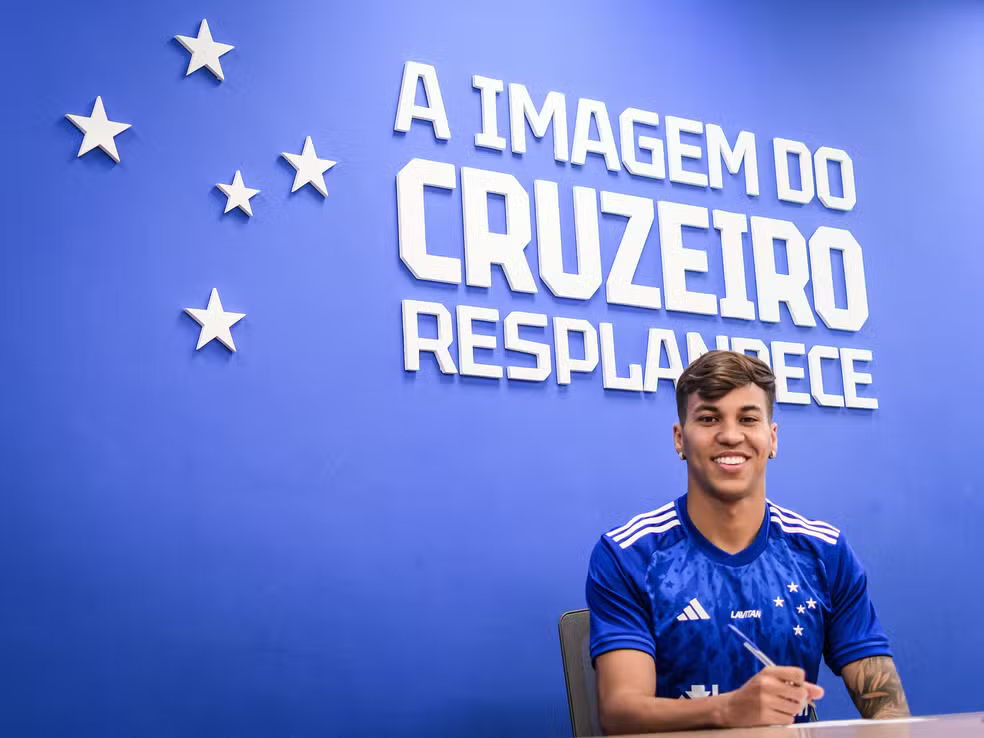 Atacante assinou com o Cruzeiro