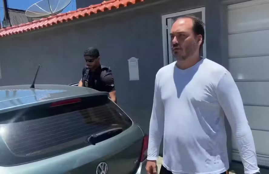 Carlos Bolsonaro é um dos investigados