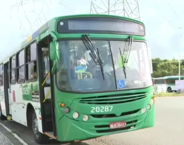 Ônibus estão parando no CAB, sem entrar no bairro