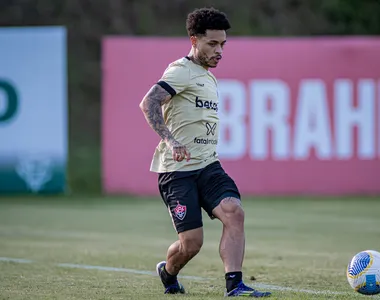 Matheusinho foi liberado para viajar e enfrentar o Atlético-GO