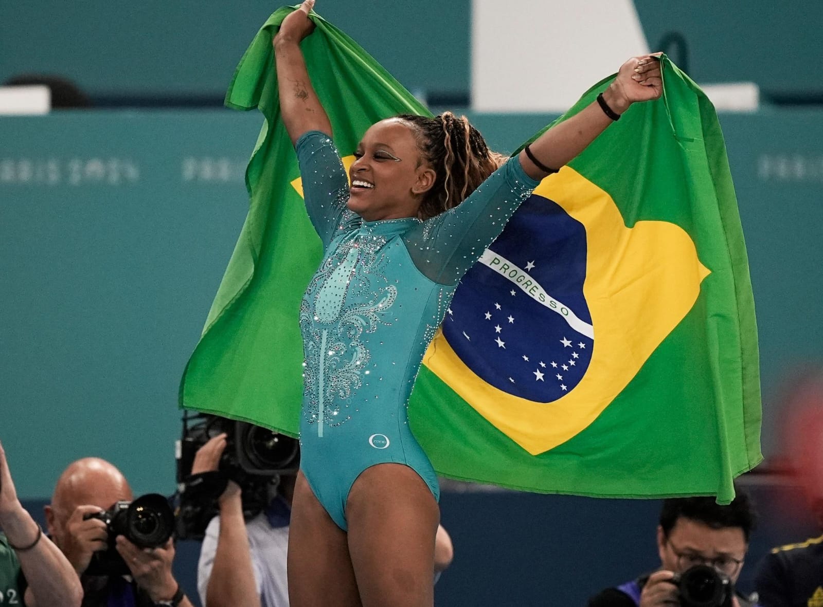 Rebeca Andrade é campeã olímpica no salto