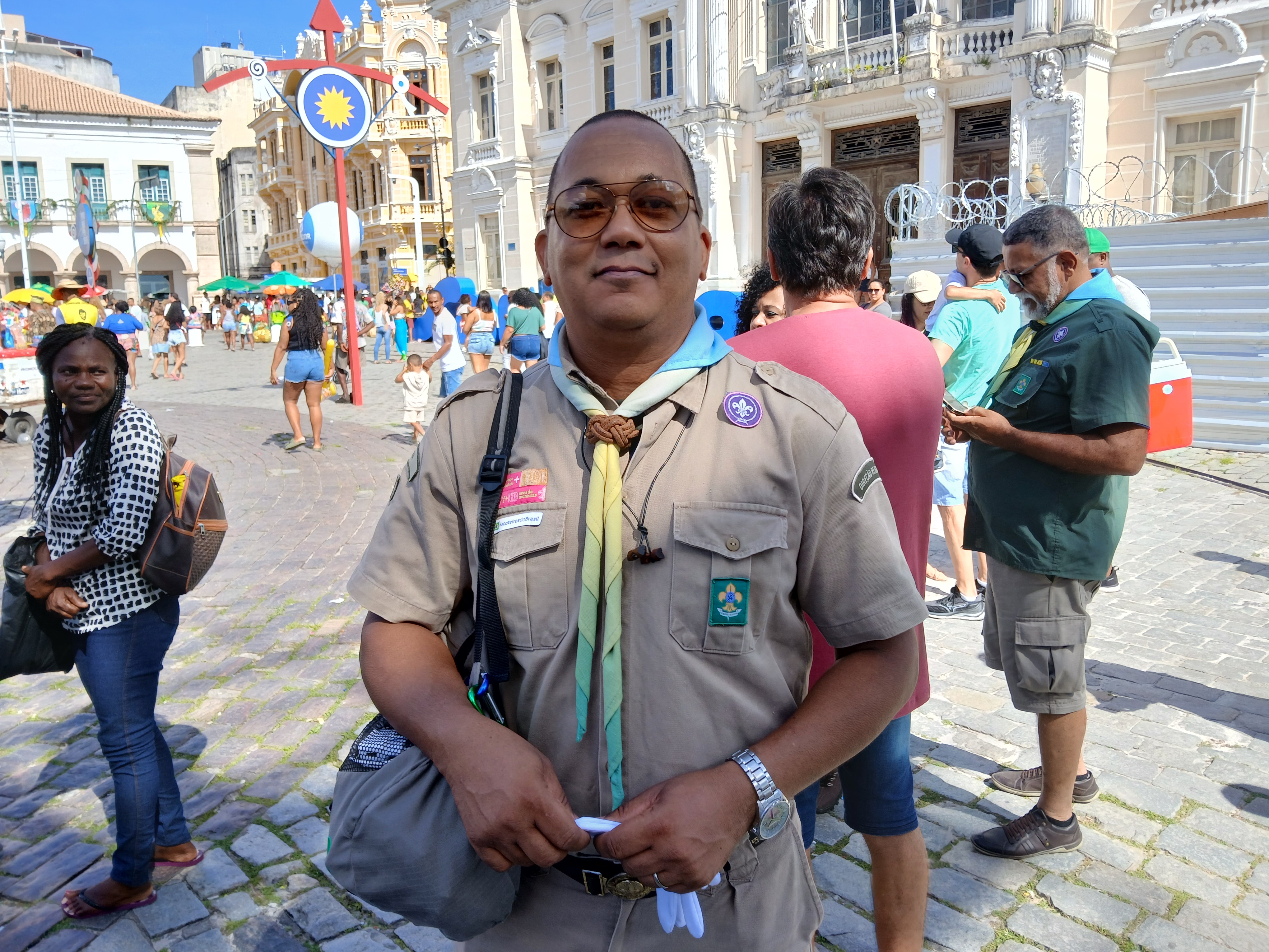 Diversas tropas de escotistas se apresentaram hoje em Salvador