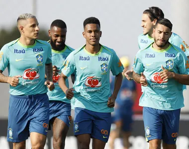 Jogadores que atuam no país vão ter mais oportunidades com treinador da Seleção