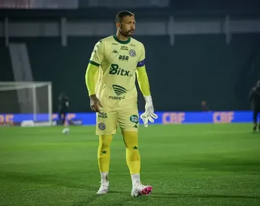 Vladimir, goleiro ex-Santos e atualmente no Guarani