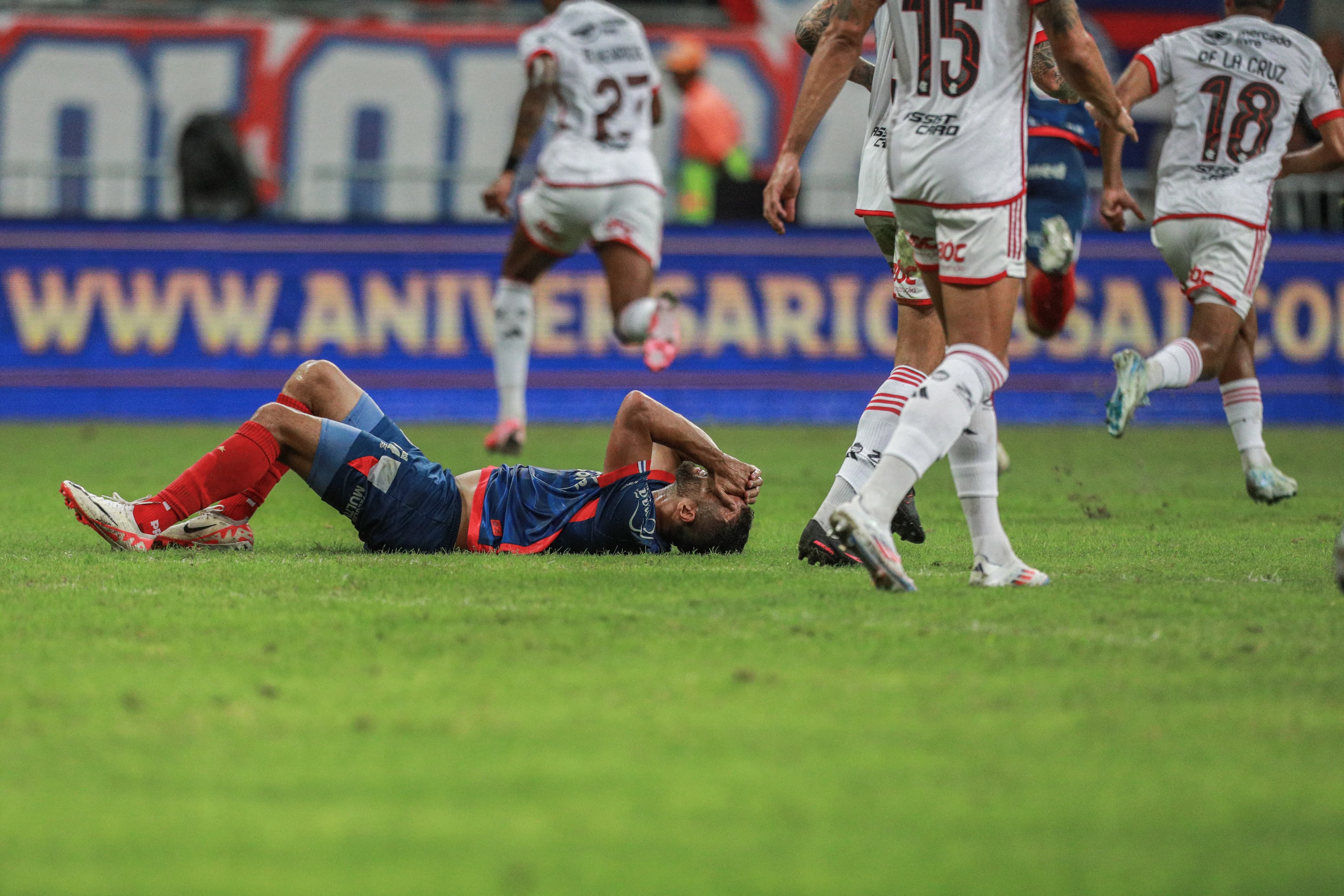 Esquadrão não conseguiu vencer o time carioca de novo