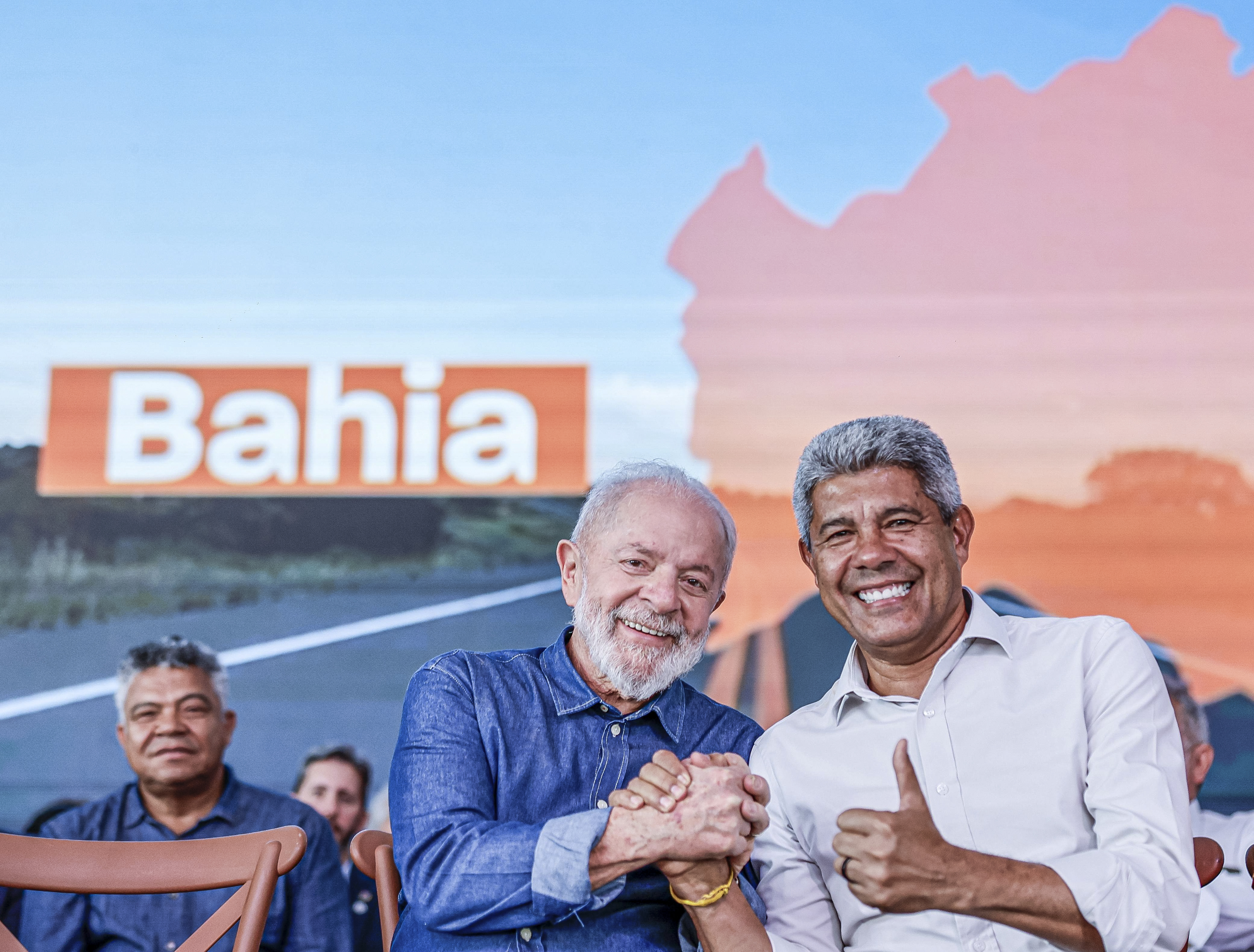 Jerônimo está presente em evento com presidente Lula