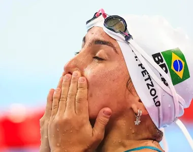 Mayara Petzold comemora a conquista em Paris