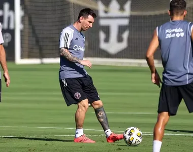 Suárez ao lado de Messi durante o treino do Inter Miami