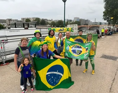 Brasileiros durante abertura das Olimpíadas