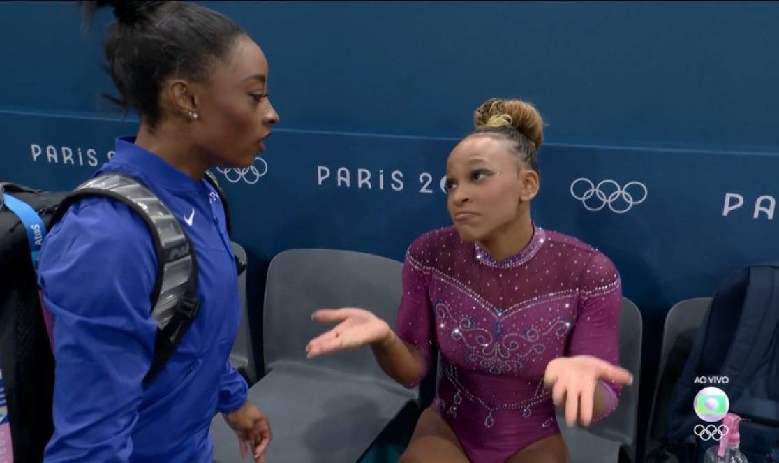 Rebeca Andrade desbancou a lendário Simone Biles no solo