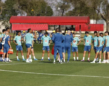 Seleção Brasileira era filmada enquanto treinava no CT do Caju