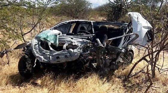 Testemunhas relataram que carro desgovernado entrou na contramão