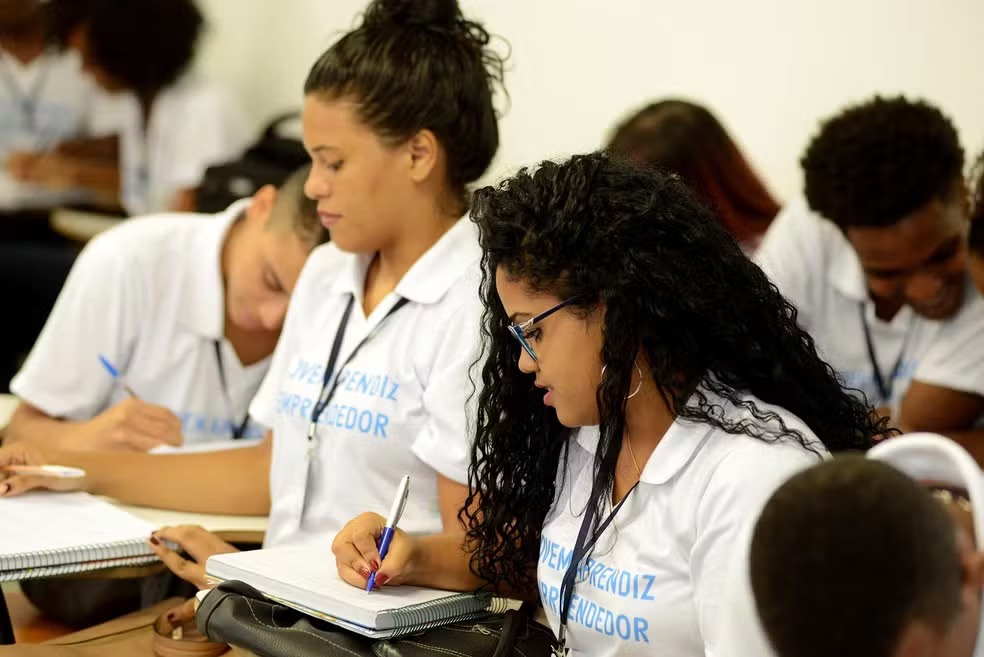 Inscrições para Jovem Aprendiz serão abertas na terça-feira (25), em Salvador