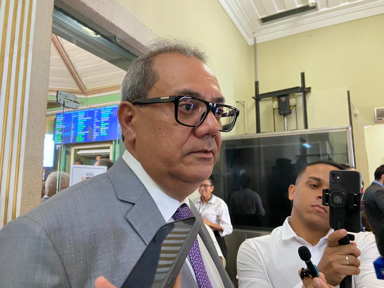 Carlos Muniz negou que terá alguma punição para os vereadores