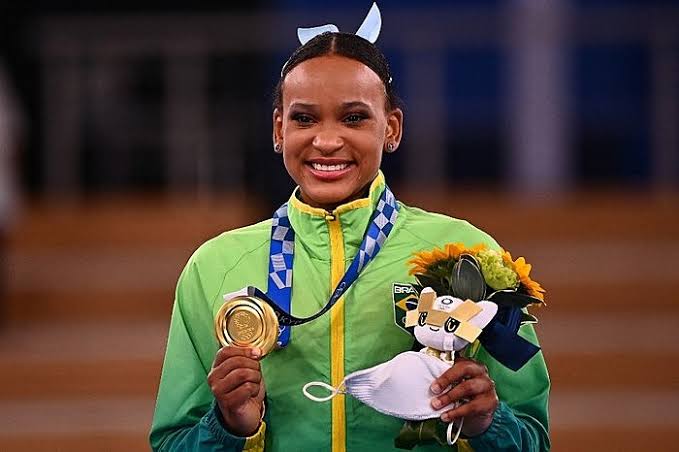 Rebeca fez história ao conquistar o primeiro ouro olímpico da ginástica brasileira feminina em Tóquio-2021