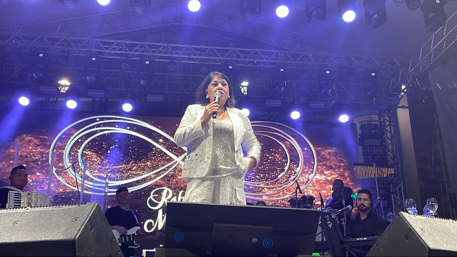 Cantora vibrou com a oportunidade de cantar no Centro Histórico da capital baiana