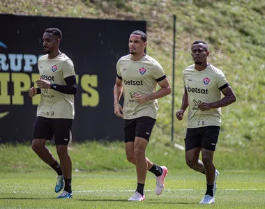 Jogadores do Vitória no treino desta terça