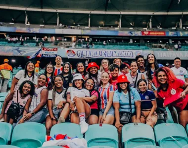 Torcida feminina do Bahia na Fonte Nova