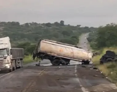 Acidente aconteceu na manhã deste sábado (22)