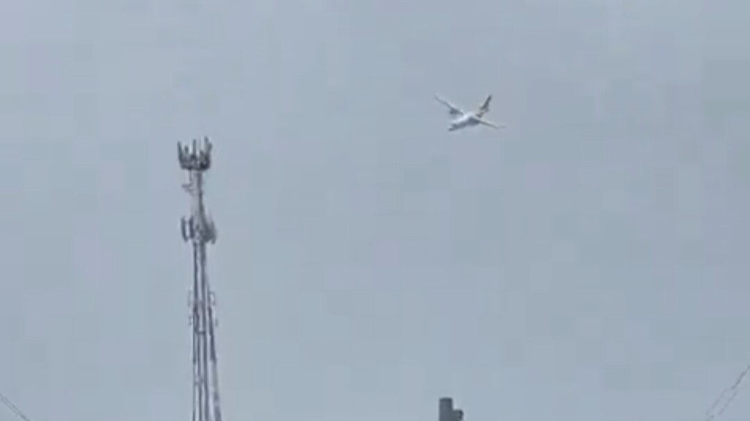 Video mostra o momento da queda do avião