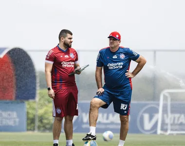 Rogério Ceni e auxiliar no treino do Bahia