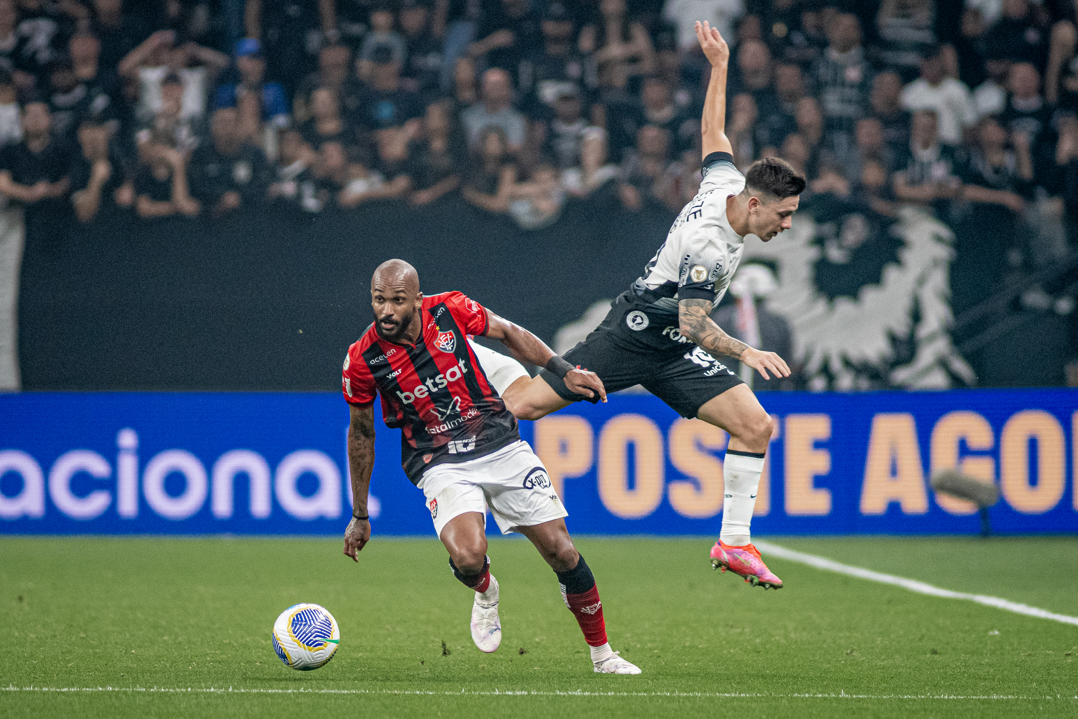 Em São Paulo, o Vitória empatou com o Corinthians