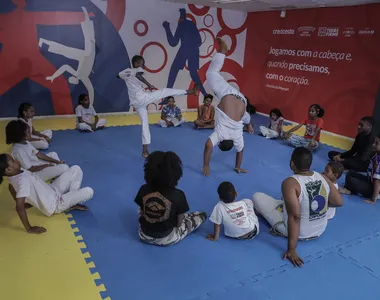 Dança e arte marcial tradicional na Bahia é  ensinada à garotada