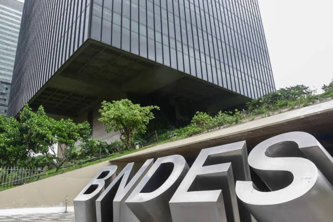 Imagem ilustrativa da imagem BNDES lança concurso com salários de até R$ 20 mil; saiba tudo