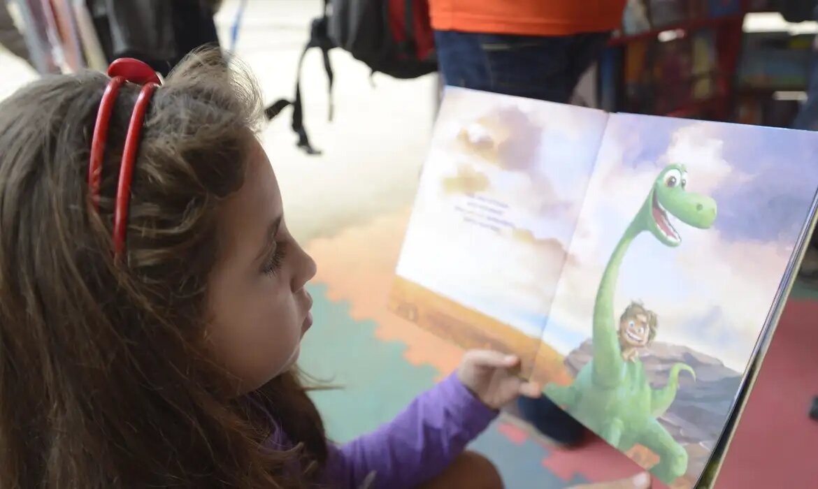 Imagem ilustrativa da imagem Criançada de Salvador recebe festival de leitura da Disney gratuito