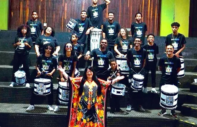 Imagem ilustrativa da imagem Thyna Ramos lança louvor em feat do grupo Tambores Abençoados